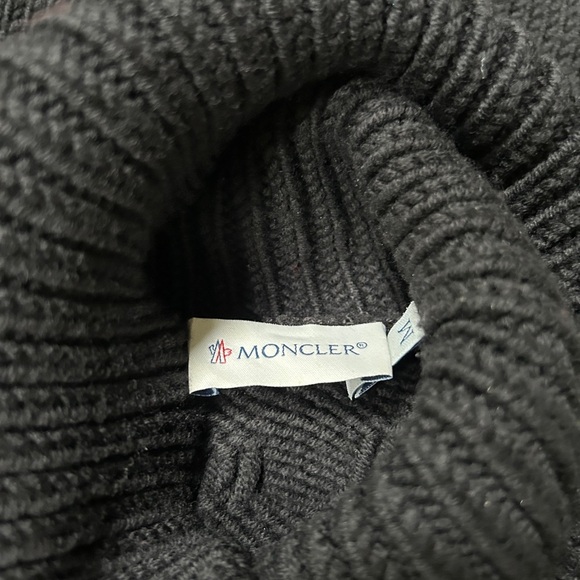 Moncler Virgin Wool Turtleneck Poncho Cape Sweater in Black Size Medium - Picture 10 of 13